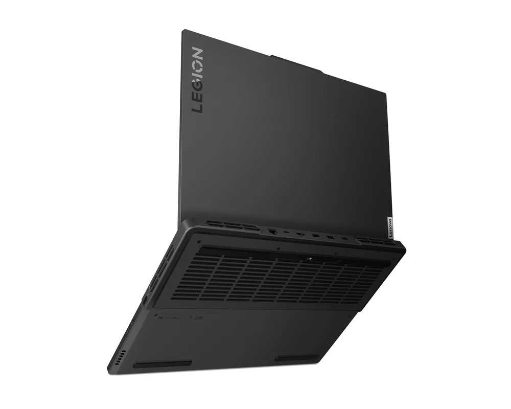 Лаптоп Lenovo Legion Pro 5 16IRX8 7