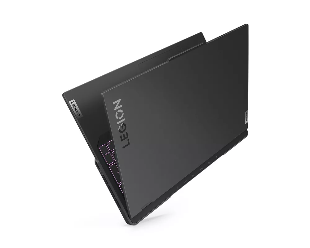 Лаптоп Lenovo Legion Pro 5 16IRX8 9