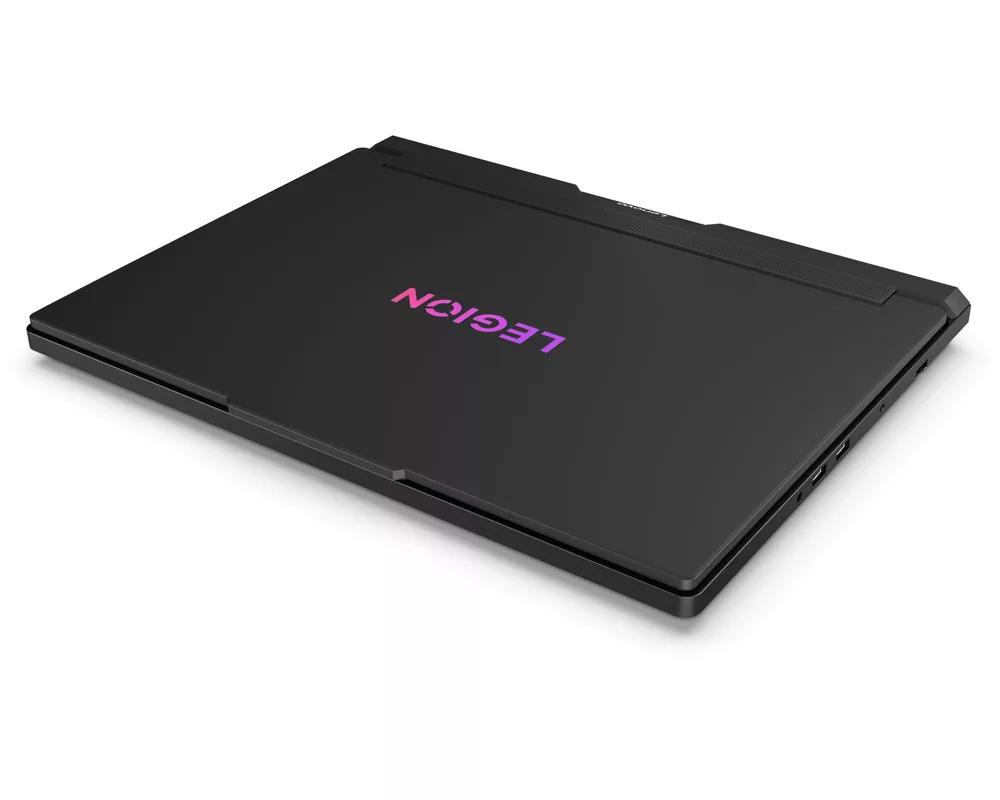 Лаптоп Lenovo Legion Pro 7 16IAX10H 12