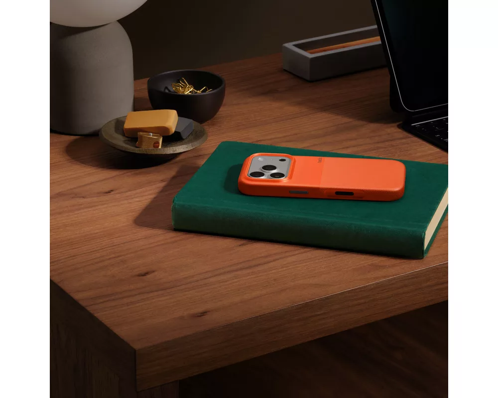 Калъф Beats iPhone 17 Pro Rugged Case with MagSafe and Camera Control – Sierra Orange 2