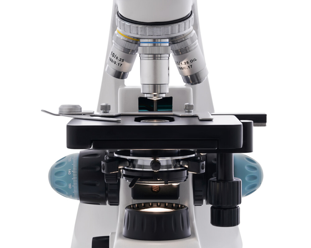 Микроскоп Тринокулярен Levenhuk 500T 26