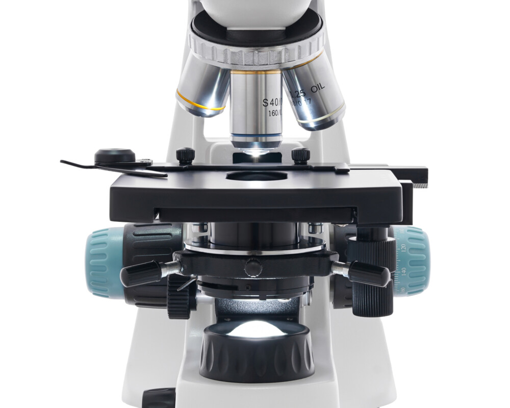 Микроскоп Бинокулярен Levenhuk 400B 8