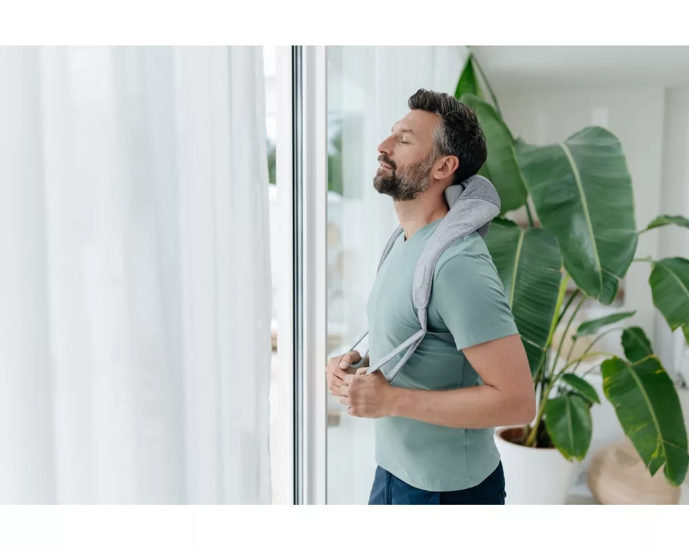 Масажор Beurer MG 154 3D Battery-Powered Neck Massager 5