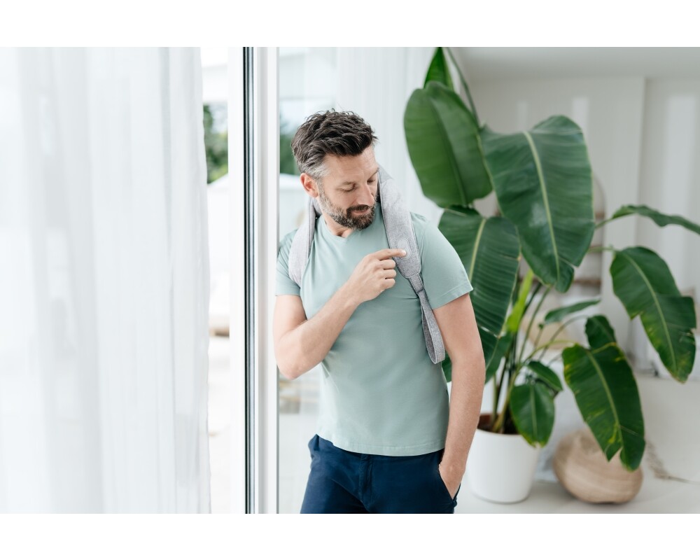 Масажор Beurer MG 154 3D Battery-Powered Neck Massager 6 Масажор Beurer MG 154 3D Battery-Powered Neck Massager 6