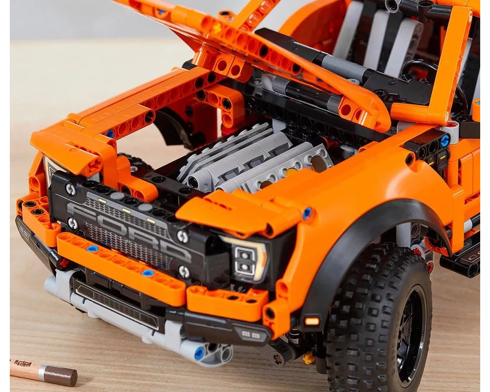 Конструктор LEGO Technic - Ford F-150 Raptor - 42126 9