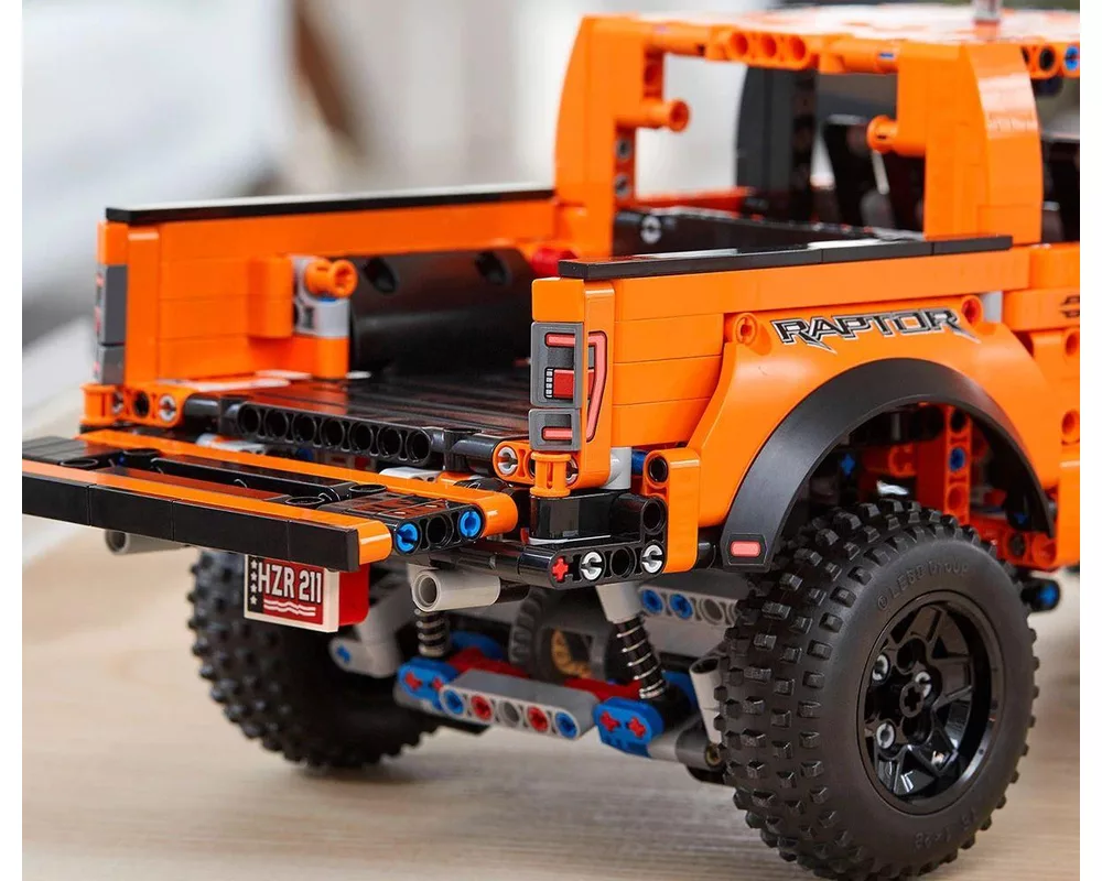 Конструктор LEGO Technic - Ford F-150 Raptor - 42126 7