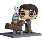 <span>Фигурка</span> Funko Pop! Deluxe: Harry Potter - Harry Potter Pushing Trolley #135 <span class='catalog-num-in-name'>FUNKO-068370</span> - 