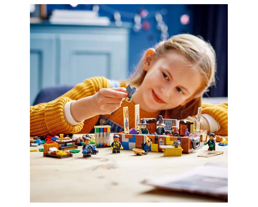 Конструктор LEGO Harry Potter - Hogwarts Magical Trunk - 76399 5