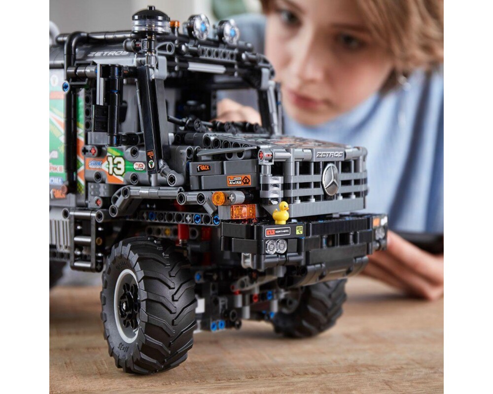 Конструктор LEGO Technic - 4x4 Mercedes Benz Zetros Offroad-Truck - 42129 8