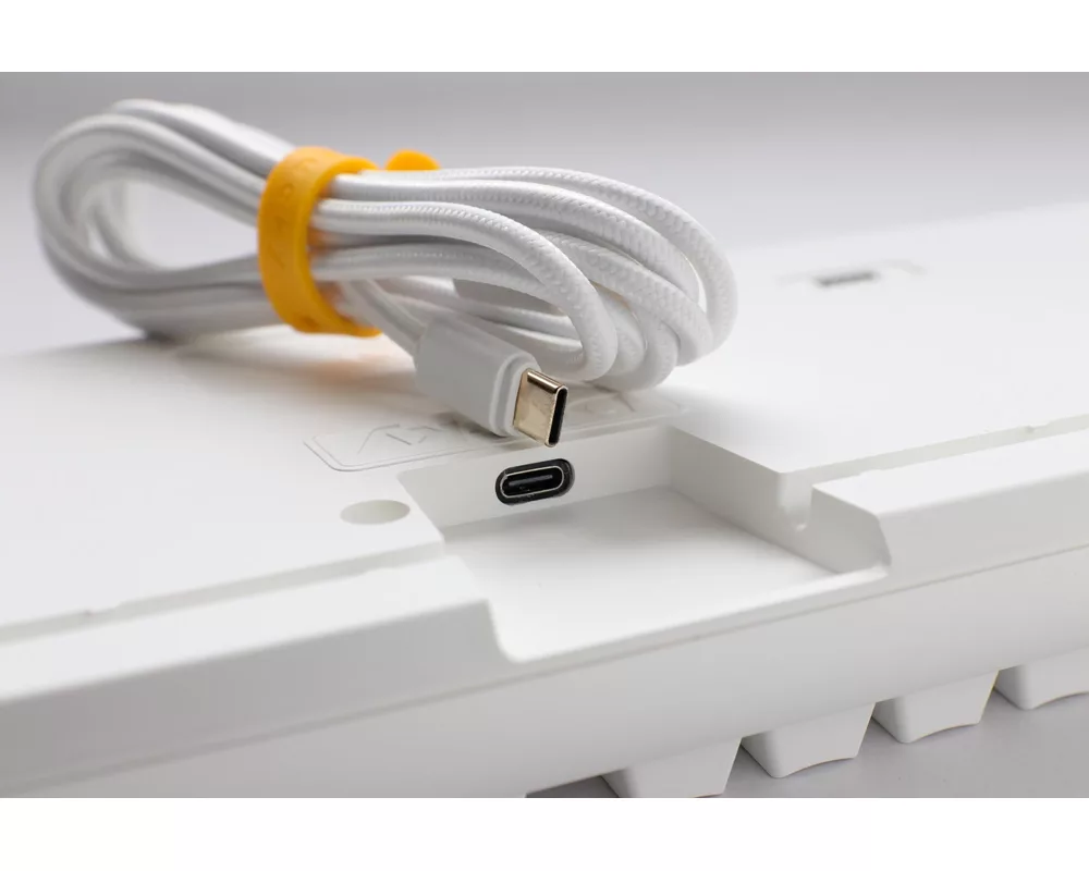 Клавиатура Геймърскa механична клавиатура Ducky One 3 Pure White Full Size Hotswap Cherry MX Red, RGB, PBT Keycaps 6