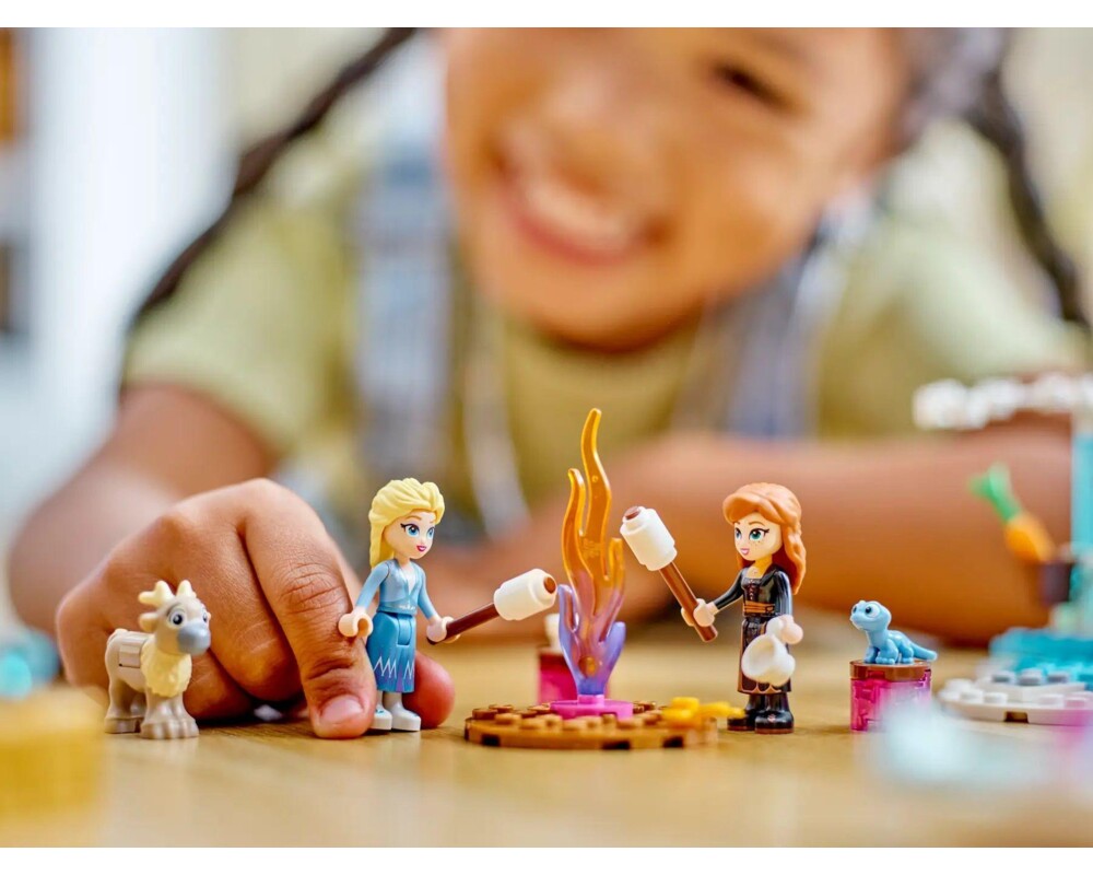 Конструктор LEGO Disney - Elsa's Frozen Castle - 43238 6