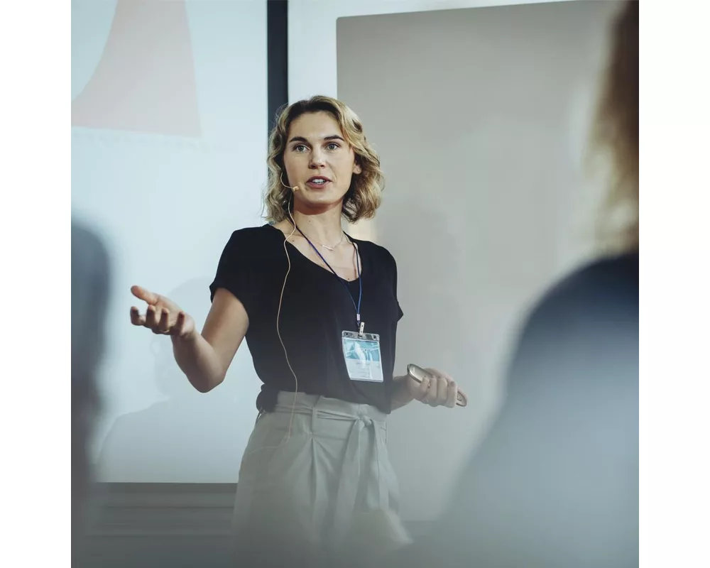 Безжичен презентер HAMA "Spot-Pointer", точково осветление, лупа 11