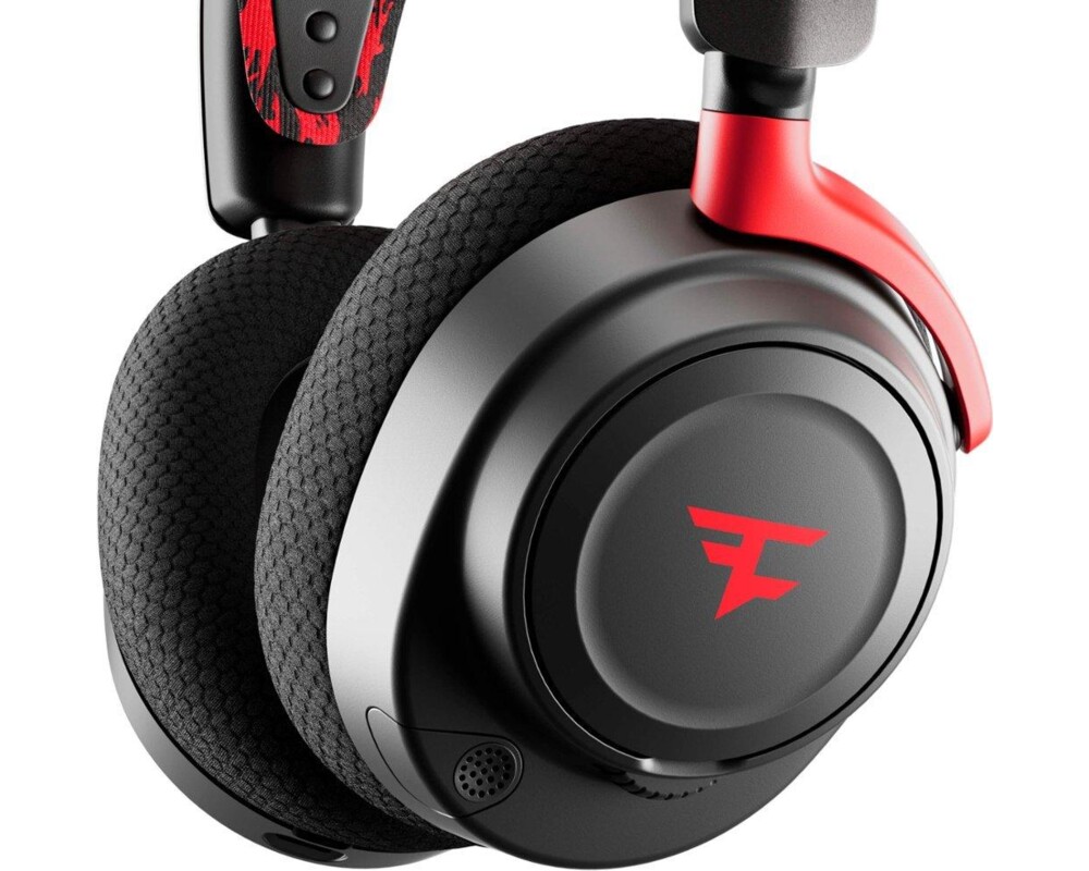Слушалки Геймърски слушалки SteelSeries Arctis Nova 7 Wireless Faze Clan Edition 2