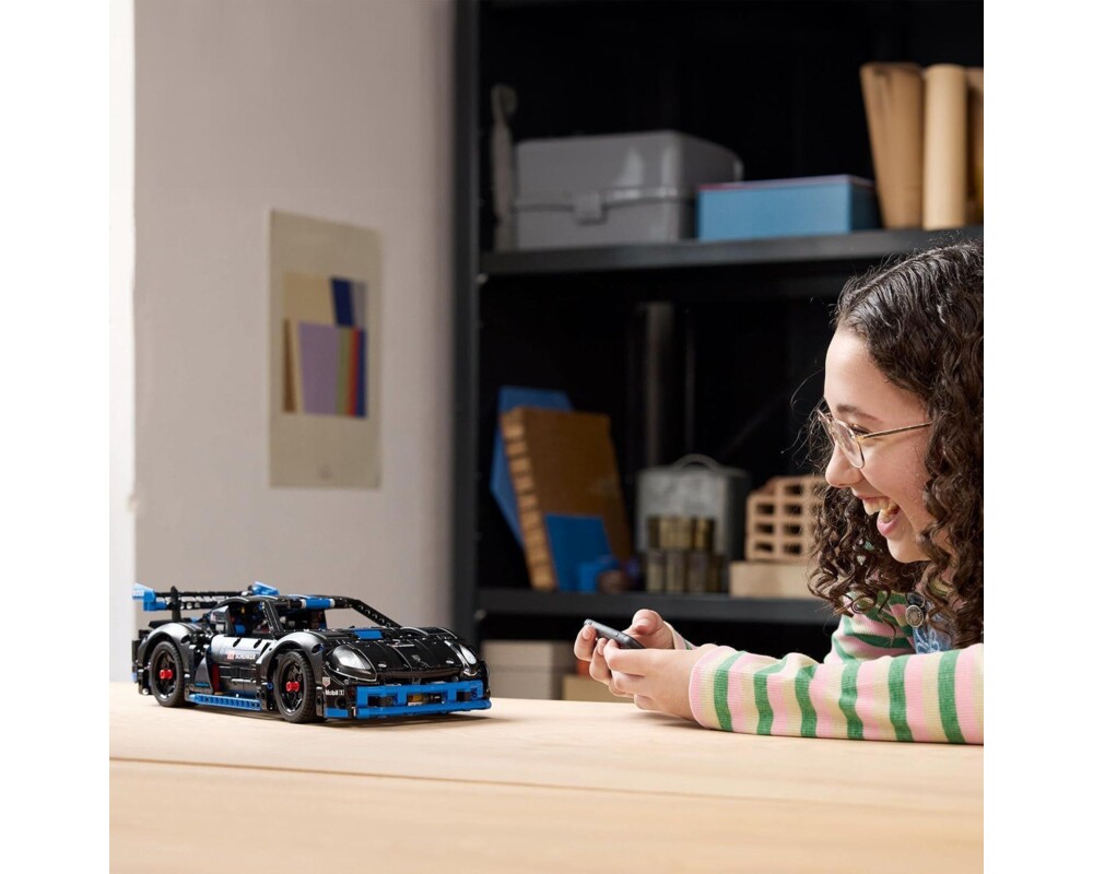 Конструктор LEGO Technic - Porsche GT4 e-Performance Rennwagen, 42176 8