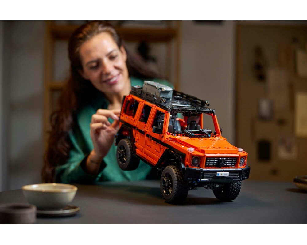 Конструктор LEGO Technic - Mercedes Benz G500 Professional Line, 42177 6