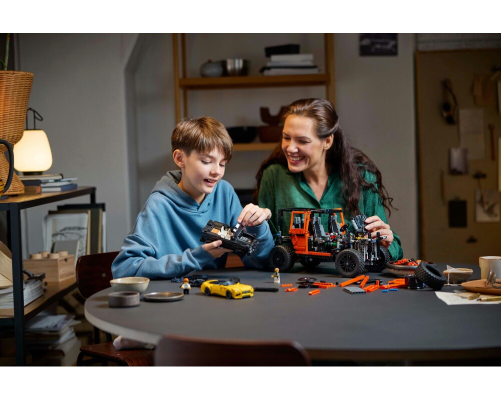 Конструктор LEGO Technic - Mercedes Benz G500 Professional Line, 42177 7