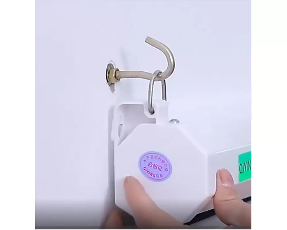 Екран Проекторен екран за стена ESTILLO Roller Projector, 180 x 180, 1:1 4