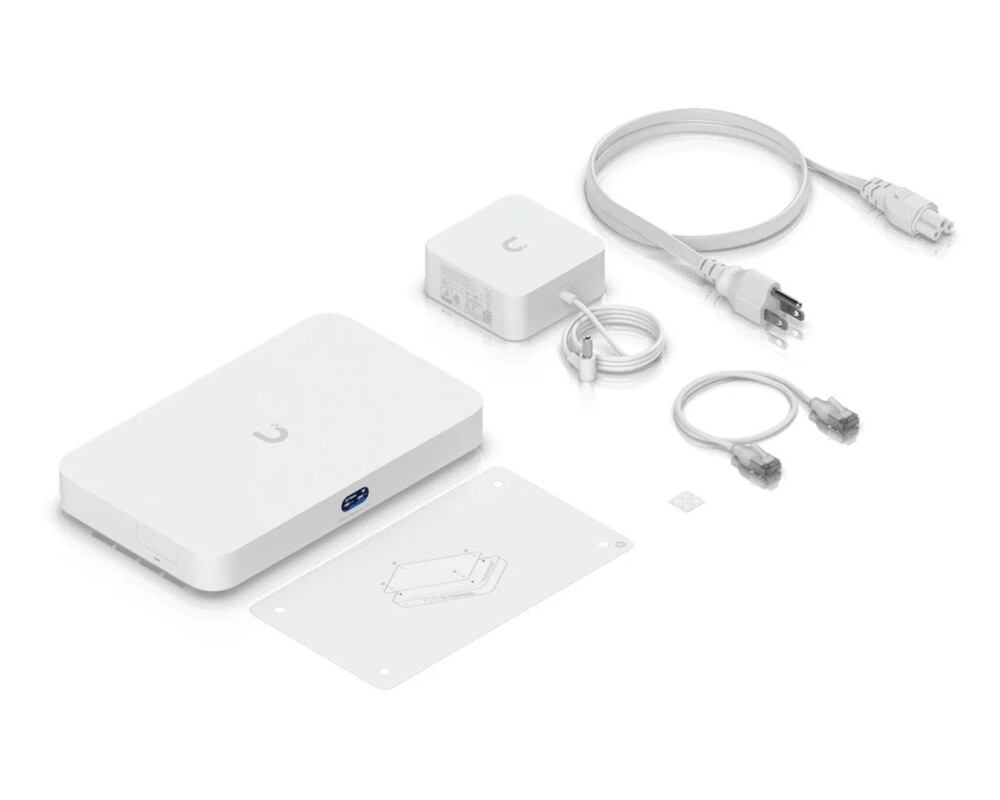 Рутер Ubiquiti UniFi UCG-Fiber-EU Desktop 10G Cloud Gateway with integrated PoE switch 16